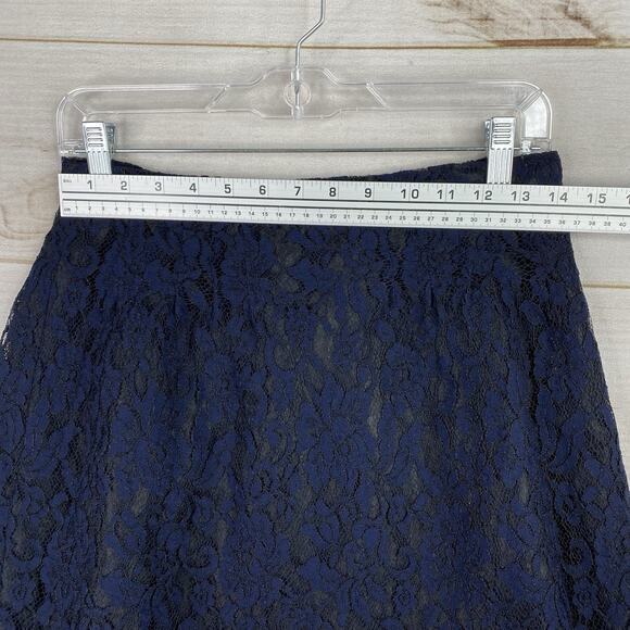 J.Crew Mini Skirt Sz 2 Navy Blue Lace Overlay Lined Side Zip Floral Scalloped - Picture 5 of 8